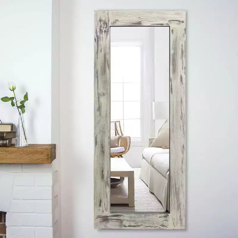 Specchio rettangolare a figura intera da appoggio in legno massiccio in stile rustico con cornice bianca effetto invecchiato, 24 pollici L x 58 pollici A
