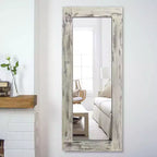 Specchio rettangolare a figura intera da appoggio in legno massiccio in stile rustico con cornice bianca effetto invecchiato, 24 pollici L x 58 pollici A