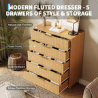 Cassettiera scanalata per camera da letto con 5 cassetti, cassettiera moderna in legno da 81 cm con maniglia in metallo, ampio mobile organizer per vestiti e supporto TV